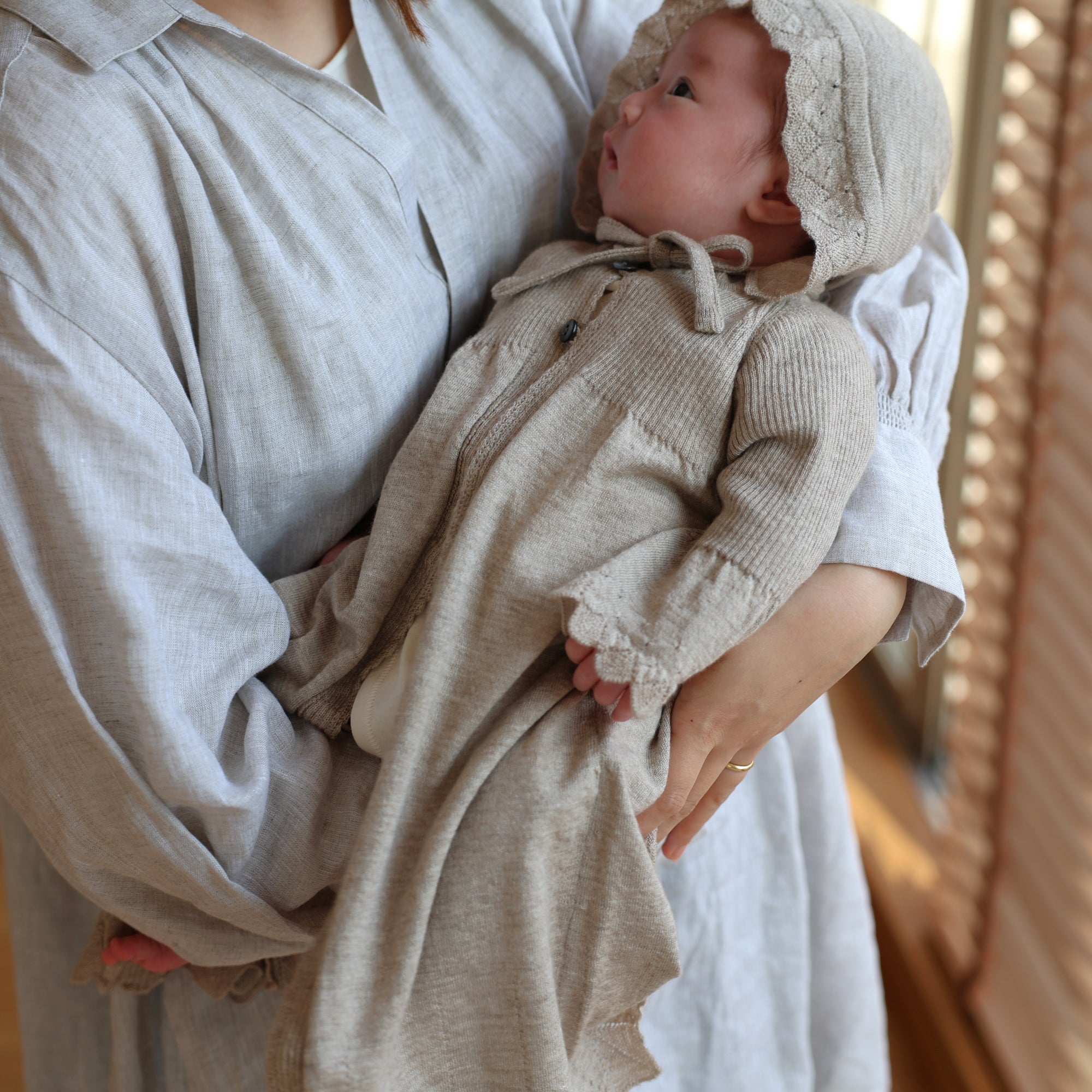 カシミヤ×シルク×コットン ベビードレス&帽子(ブラウン)