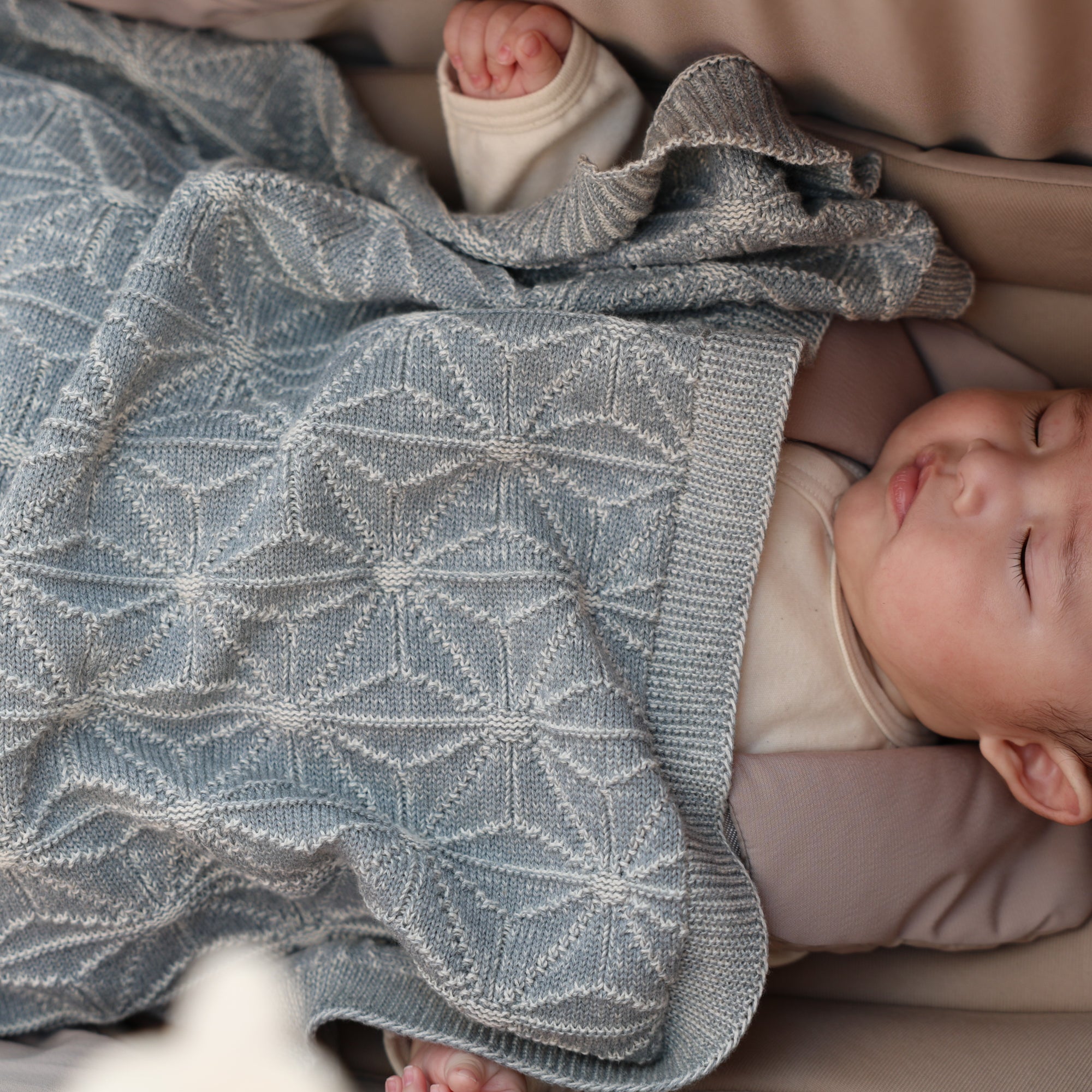 麻の葉柄ニットアフガンリバーシブル(紺青×生成)