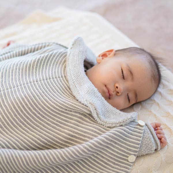 ウインザーオパールケープ(オフ白×グレー)