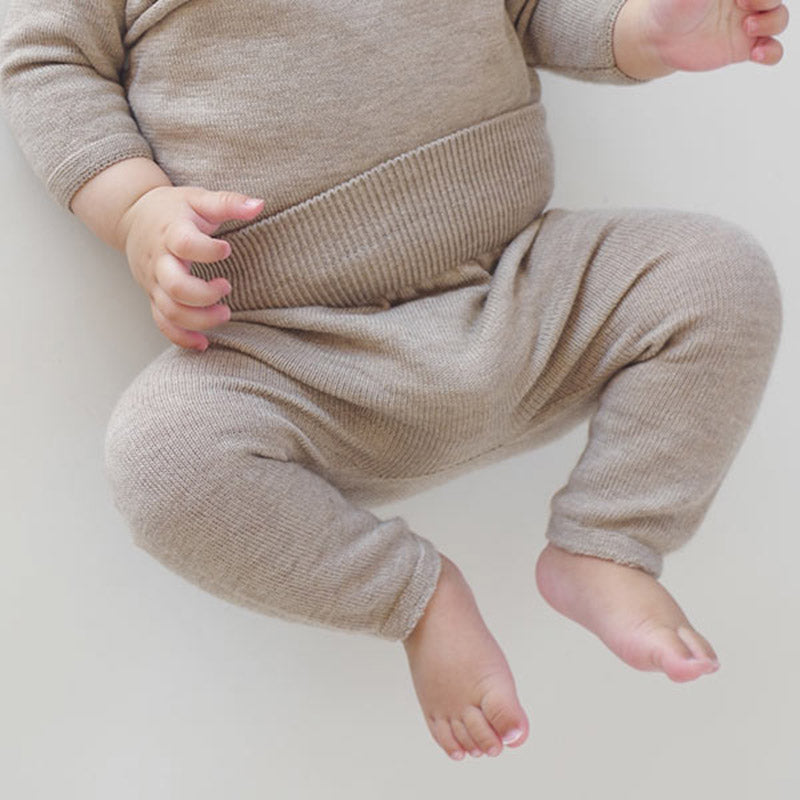 カシミヤ×シルク×コットン 縫い目のないパンツ(ブラウン)