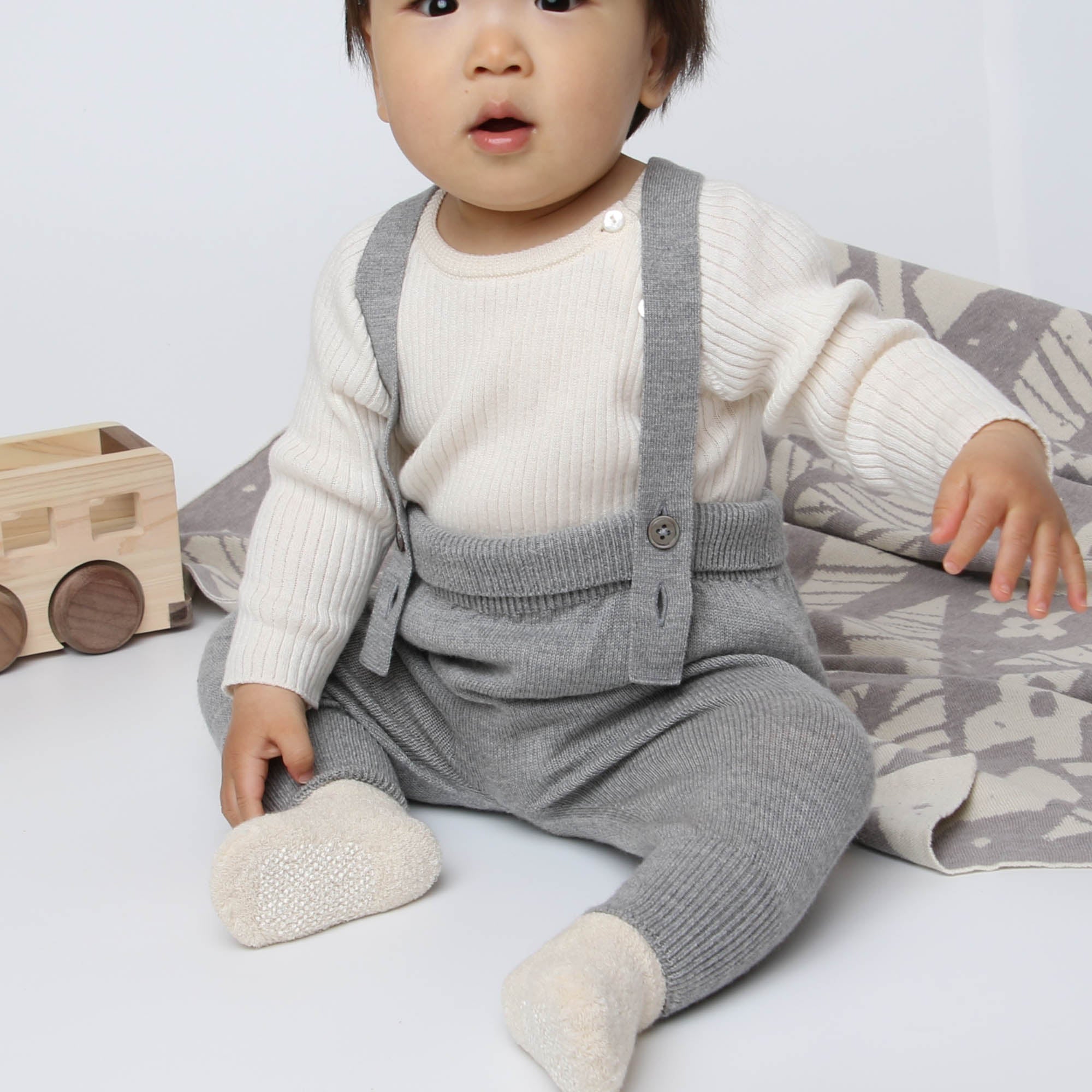 ウィンザーオパール 吊り紐付きパンツ