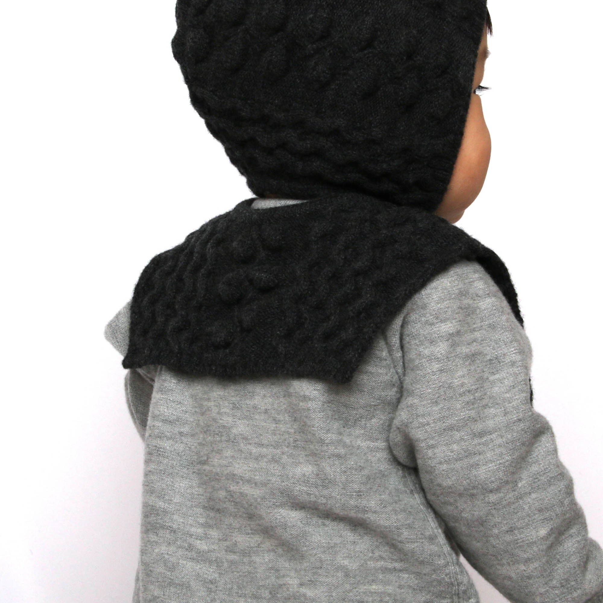 ウール付け衿スタイ アラン編み