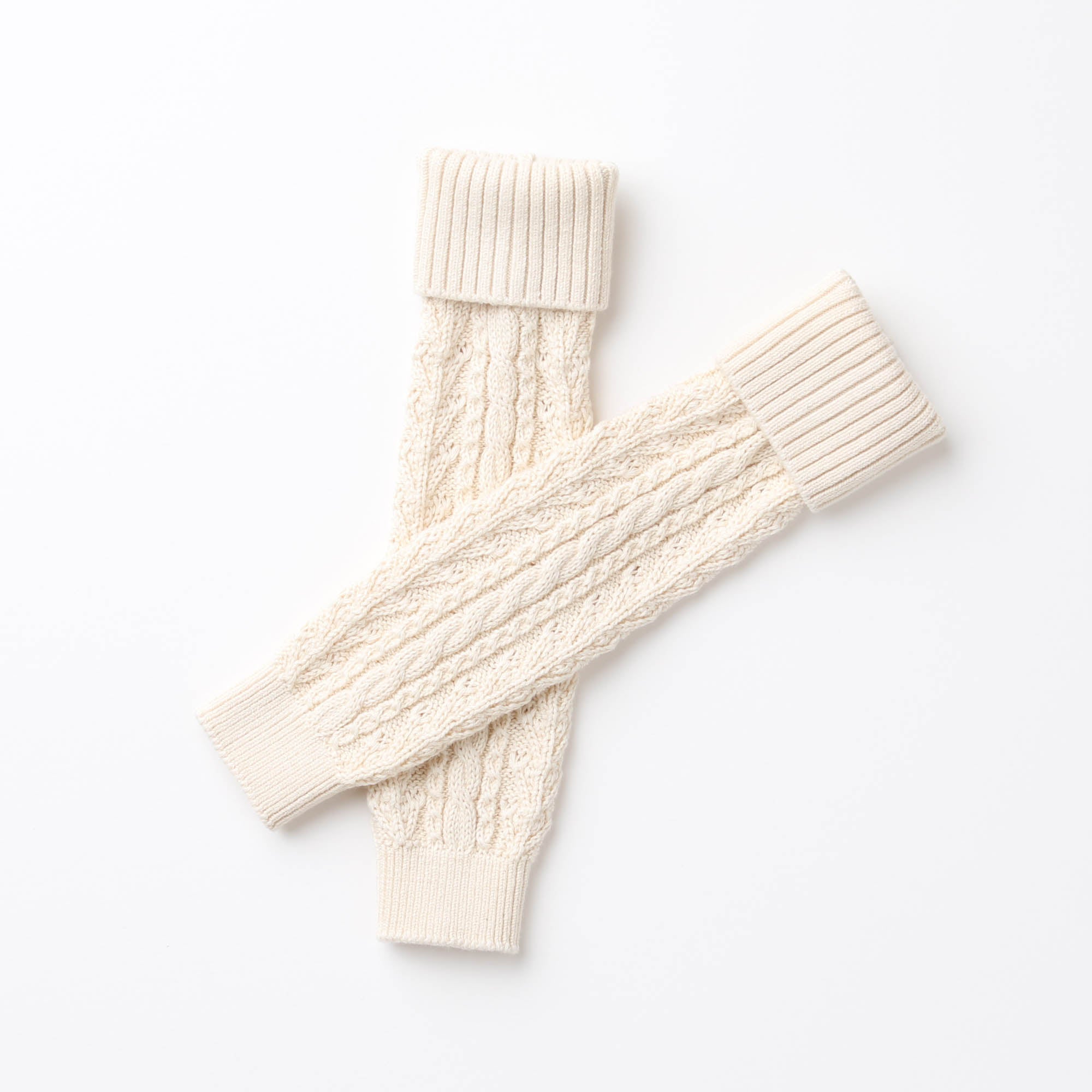 ケーブル編みレッグウォーマー(生成)