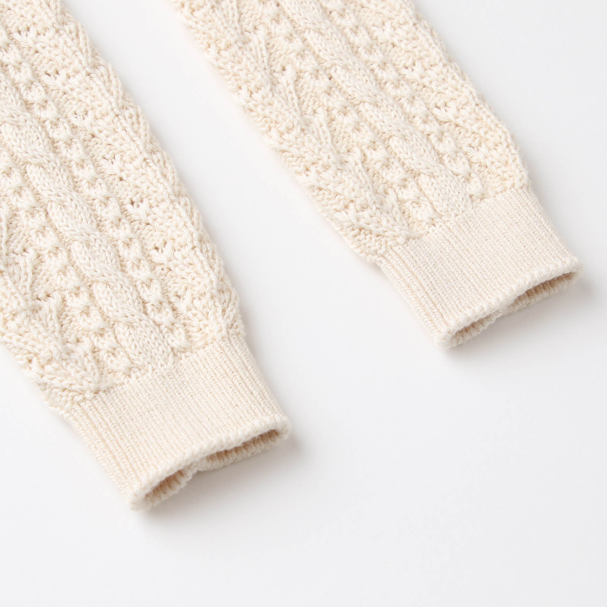 ケーブル編みレッグウォーマー(生成)