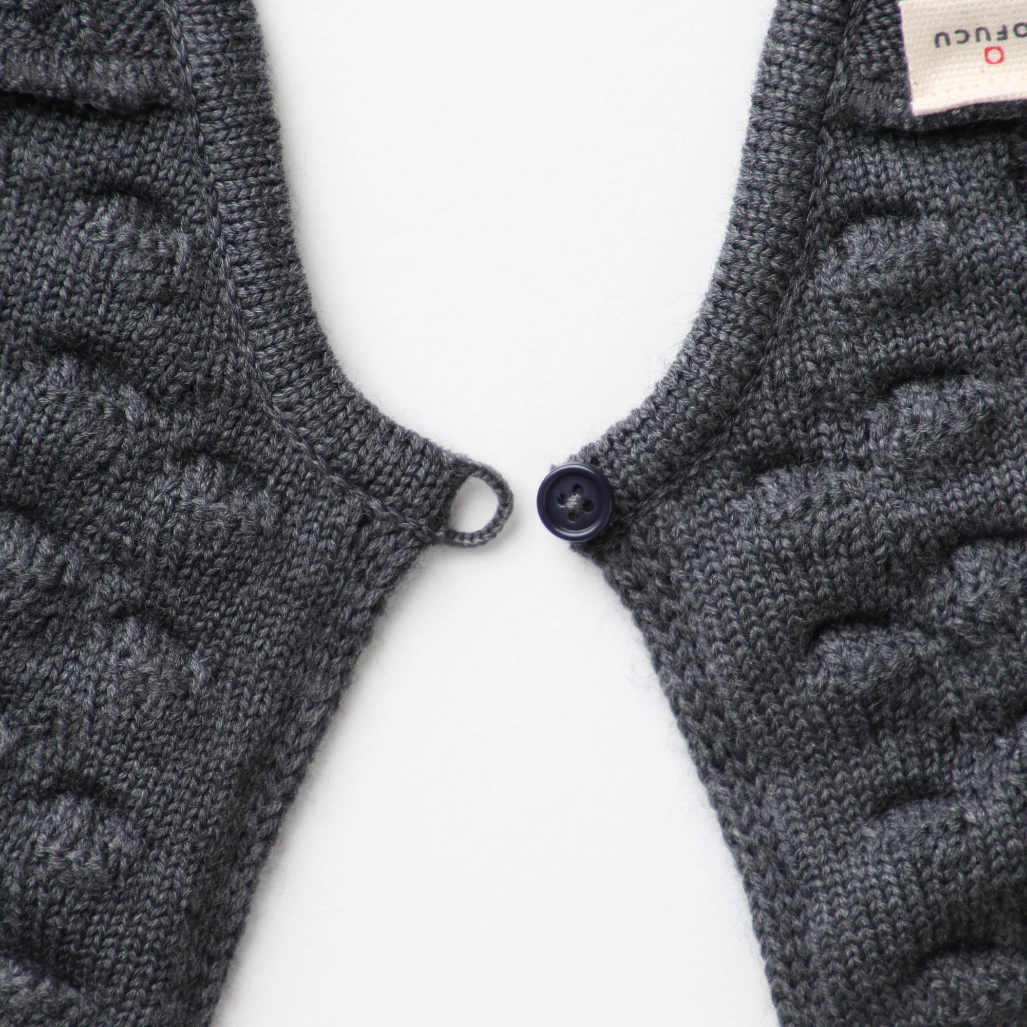 ウール付け衿スタイ アラン編み