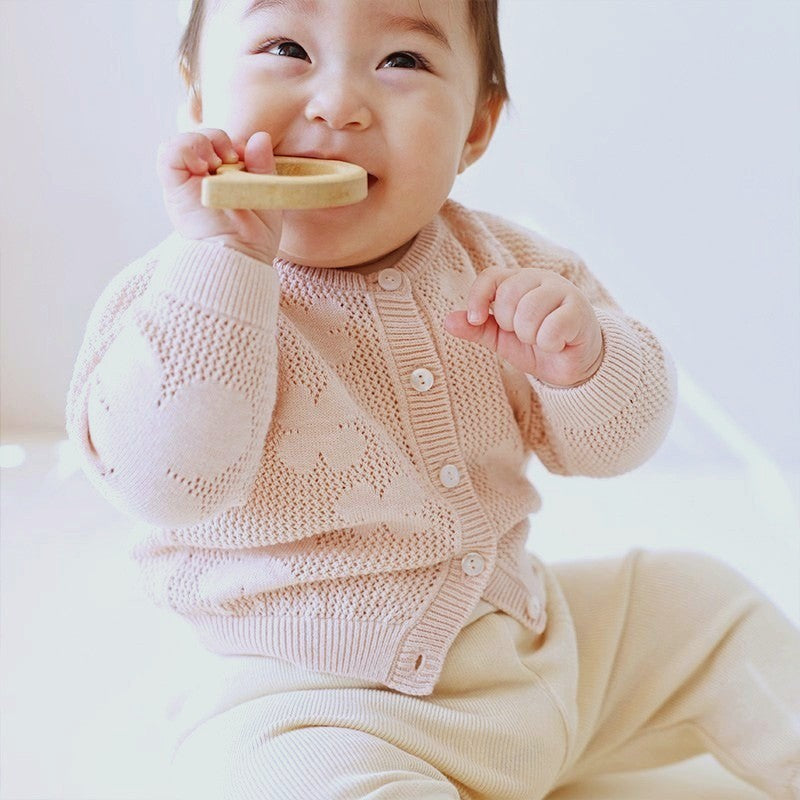 透かし柄クローバー柄カーディガン（さくらねずみ）