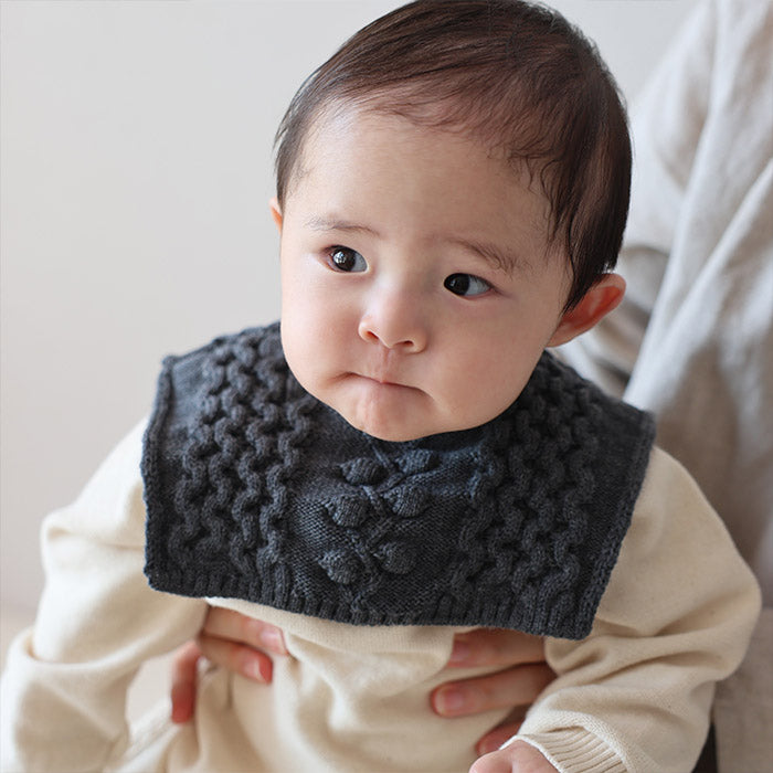 ウール付け衿スタイ アラン編み