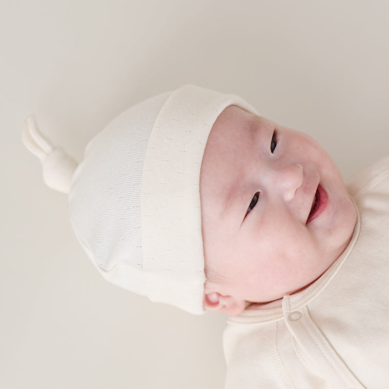 アイレット柄フライス生地結び帽